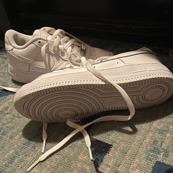 I am selling NIKE AIR white shoes for $50. - Picture 2 of 5